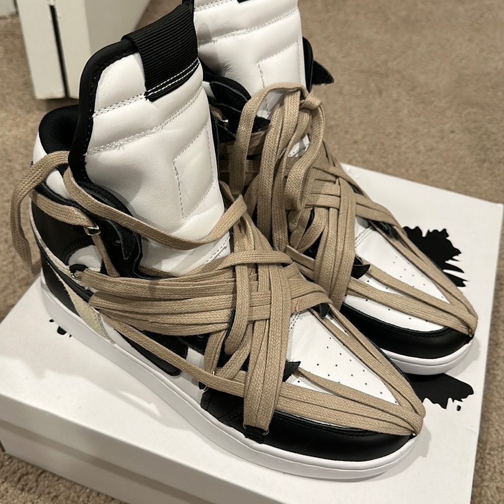 Vogal 1s Extremely High-Quality Leather. Extended Tongue. Pre-Laced.